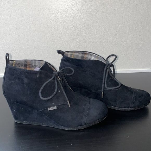BONGO Black Women's Maddie Wedge Lace Up Ankle Booties Size 8 - Picture 4 of 9